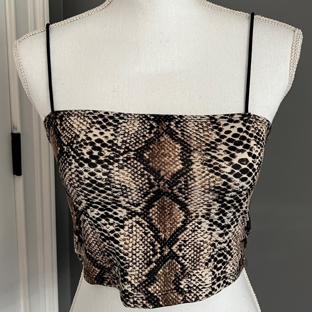 shein size medium snake pattern crop top